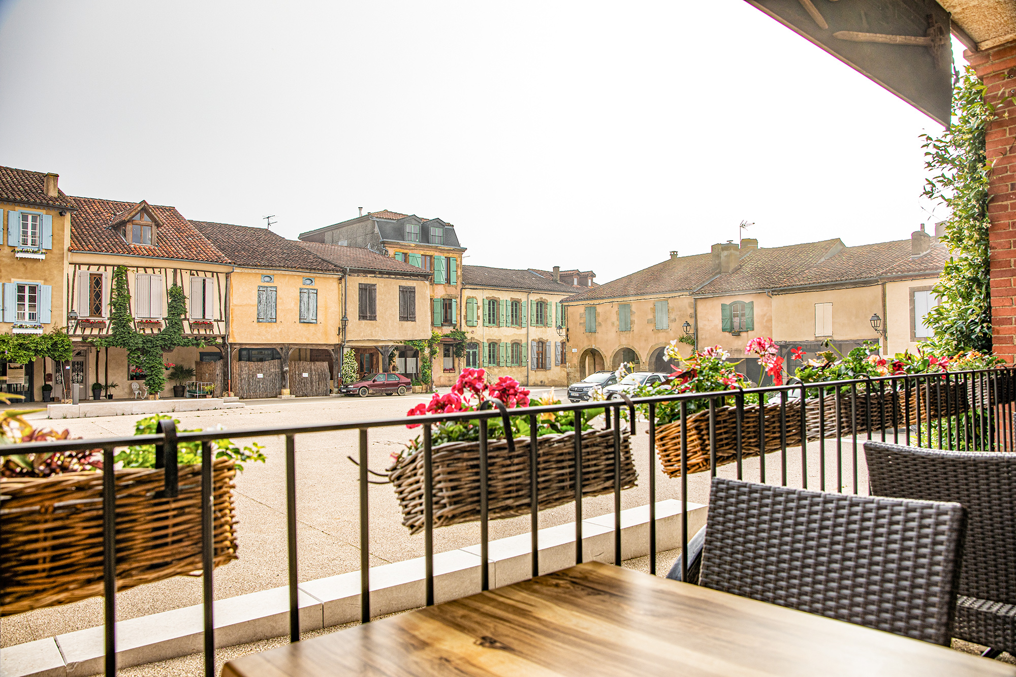 23 La place de Lupiac lieu privilégié 1bis 060621.jpg