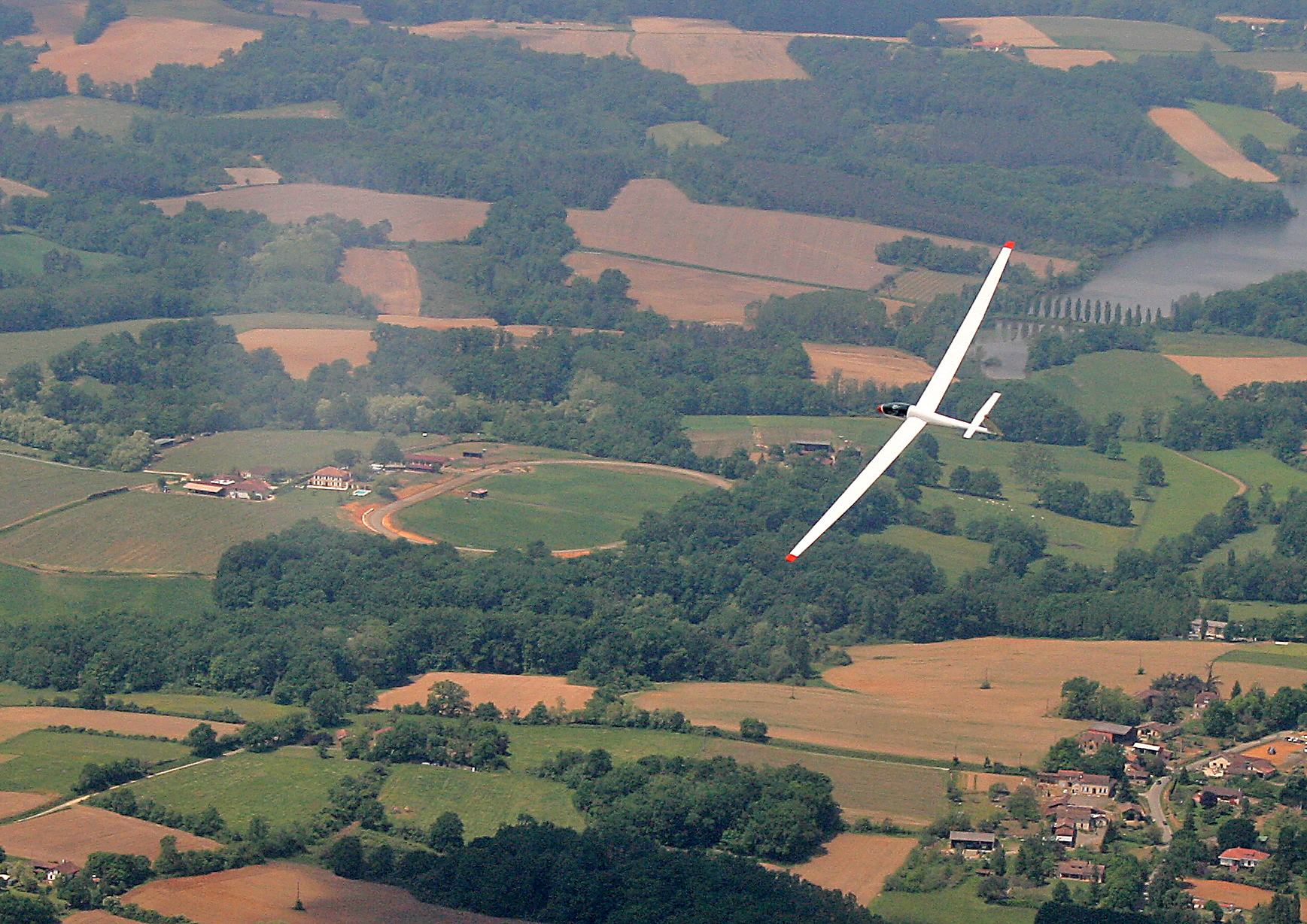 11 Au-dessus d'un planeur 1bis 060508.jpg