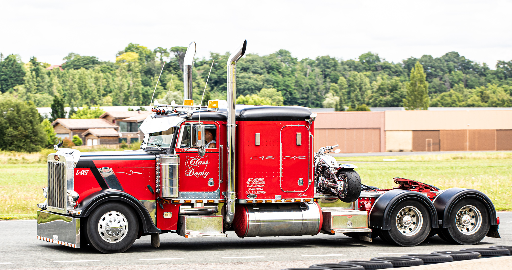12Camion US rouge 1bis 040721.jpg
