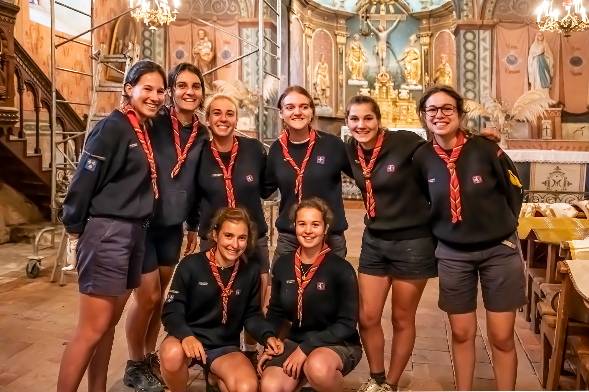 00 Les guides dans l'église Saint-Césaire 1bis 150721.jpg