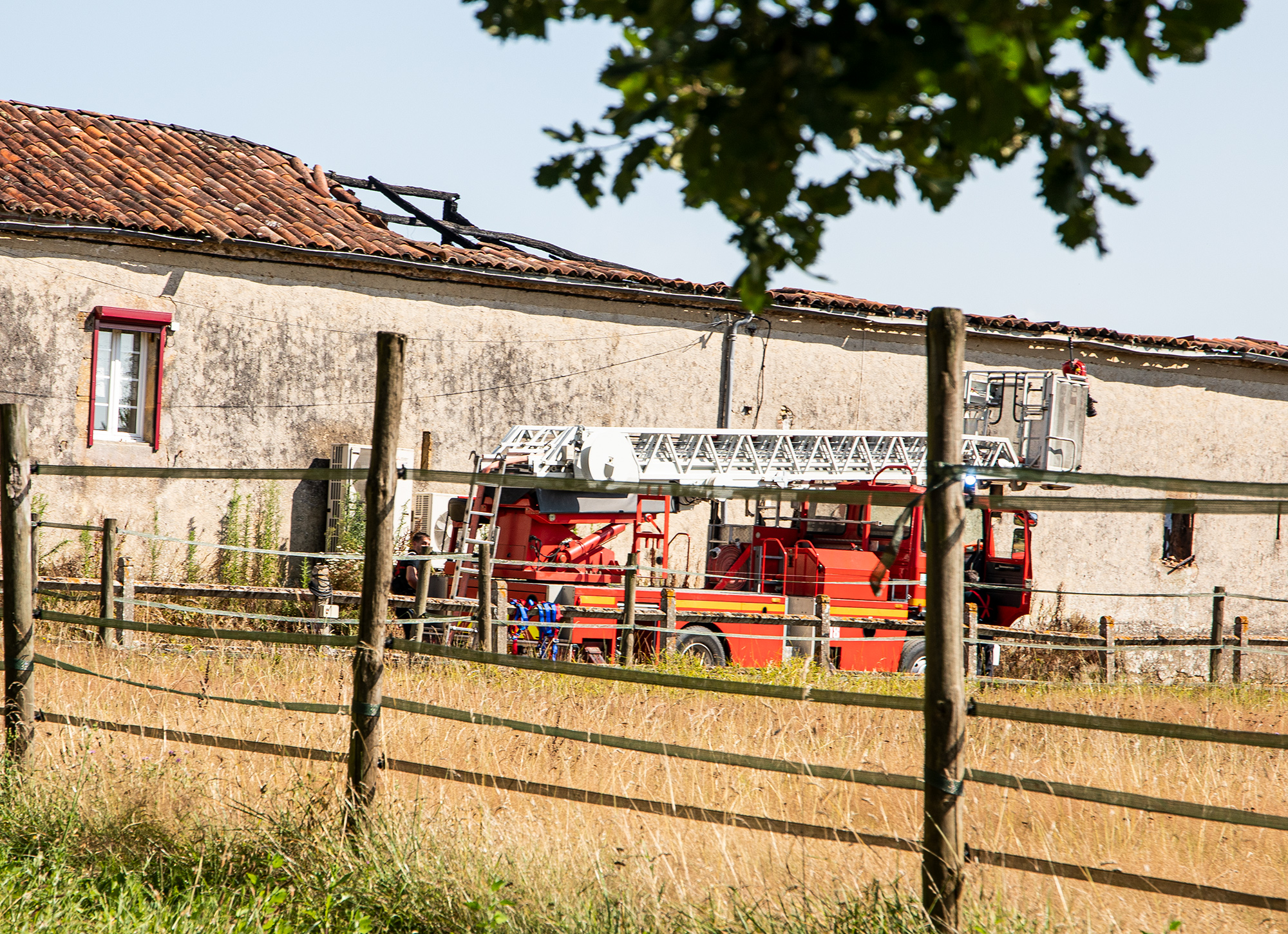 4 Le toit endommagé 1bis 190721.jpg