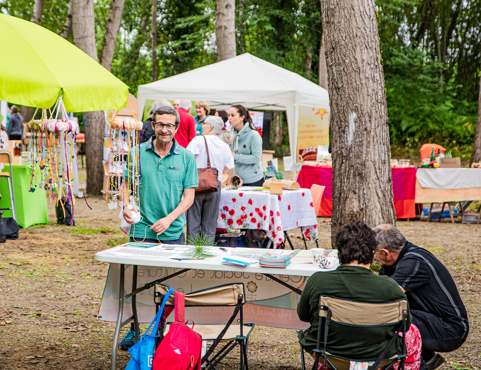 2 René Jambes au stand du Clan écofête Perchède 1bis 040721.jpg