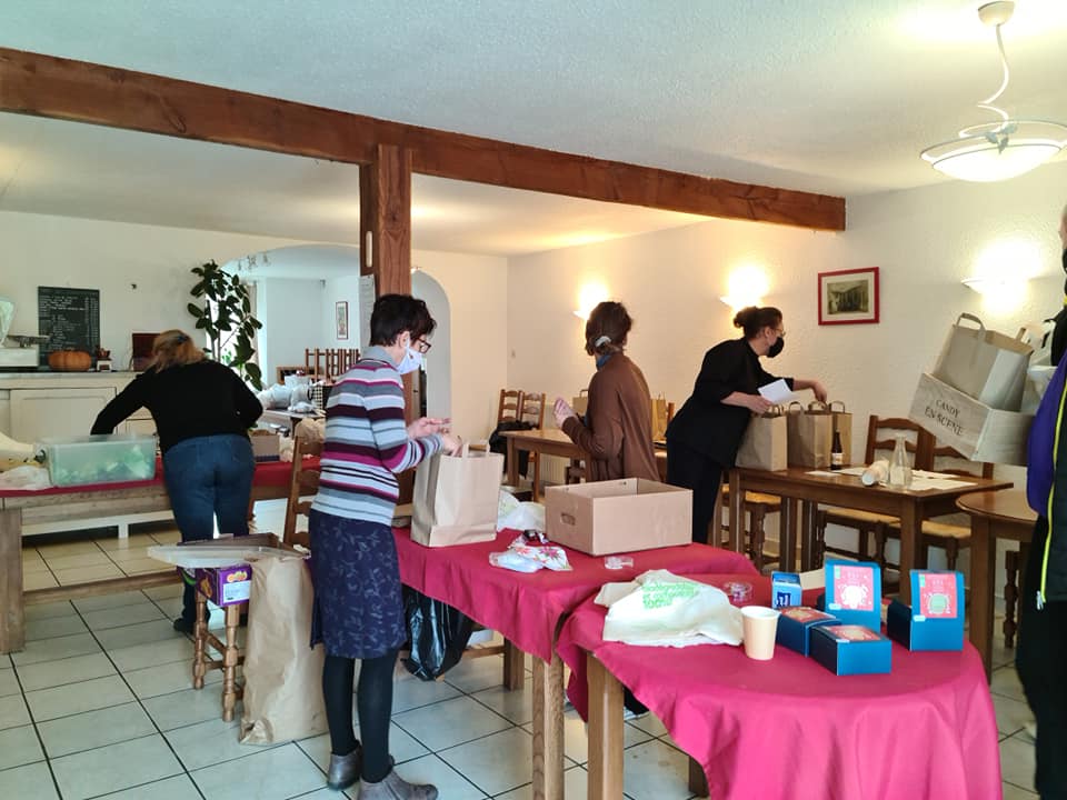 aeds colis Noél.jpg