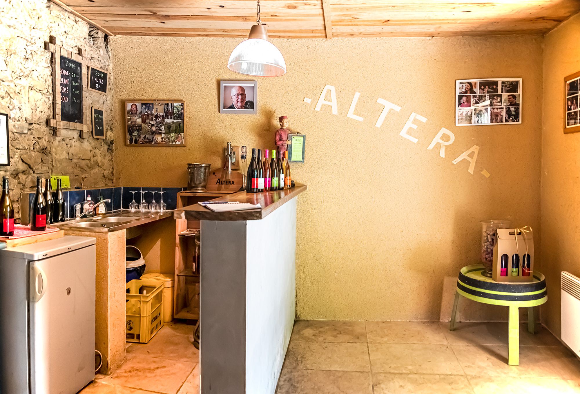 8 Le bar attenant au chai d'Hervé Van De Casteele 1bis 130921.jpg