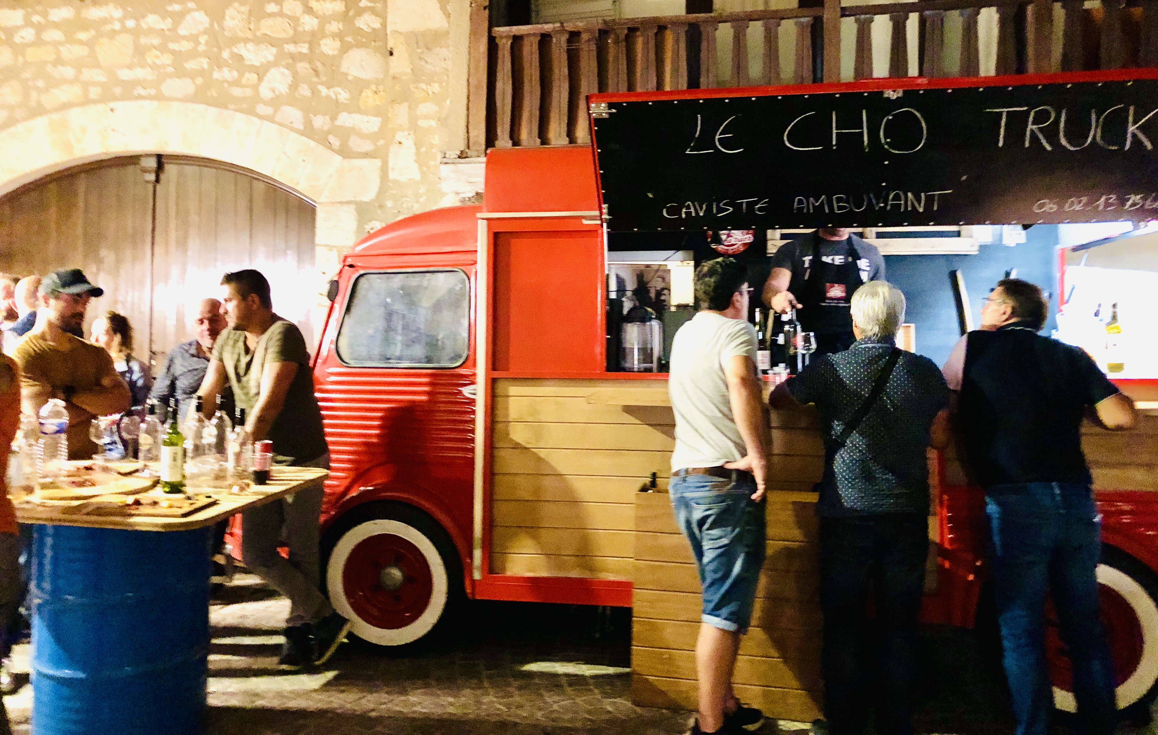 Camion rouge et amitiés