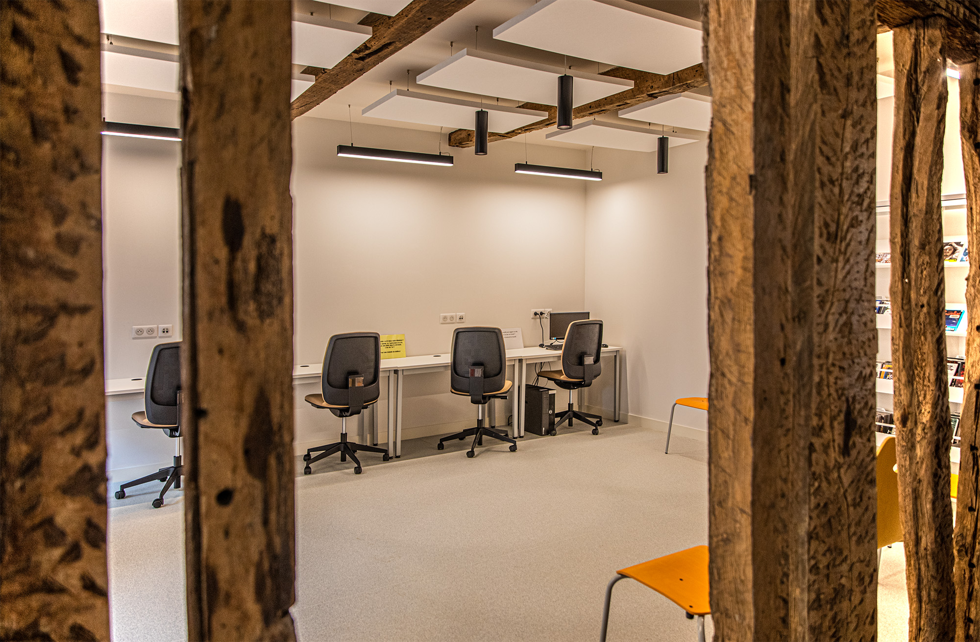 10 Espace réservé à l'informatique 1bis 180921.jpg