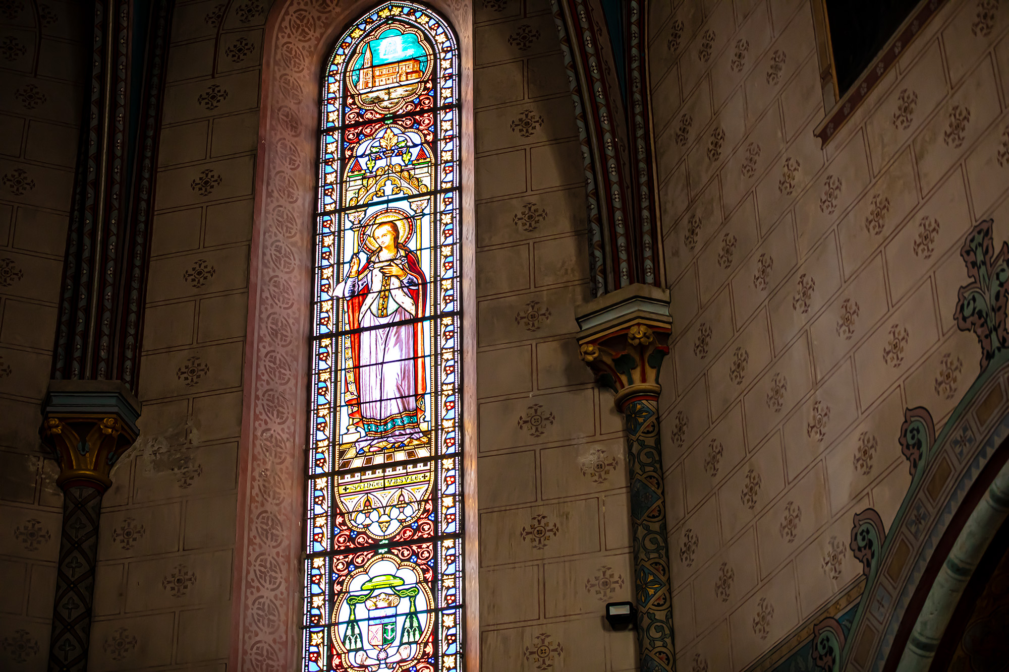 16 Vitrail Sainte Ursule chapelle Ursulines 1bis011021.jpg