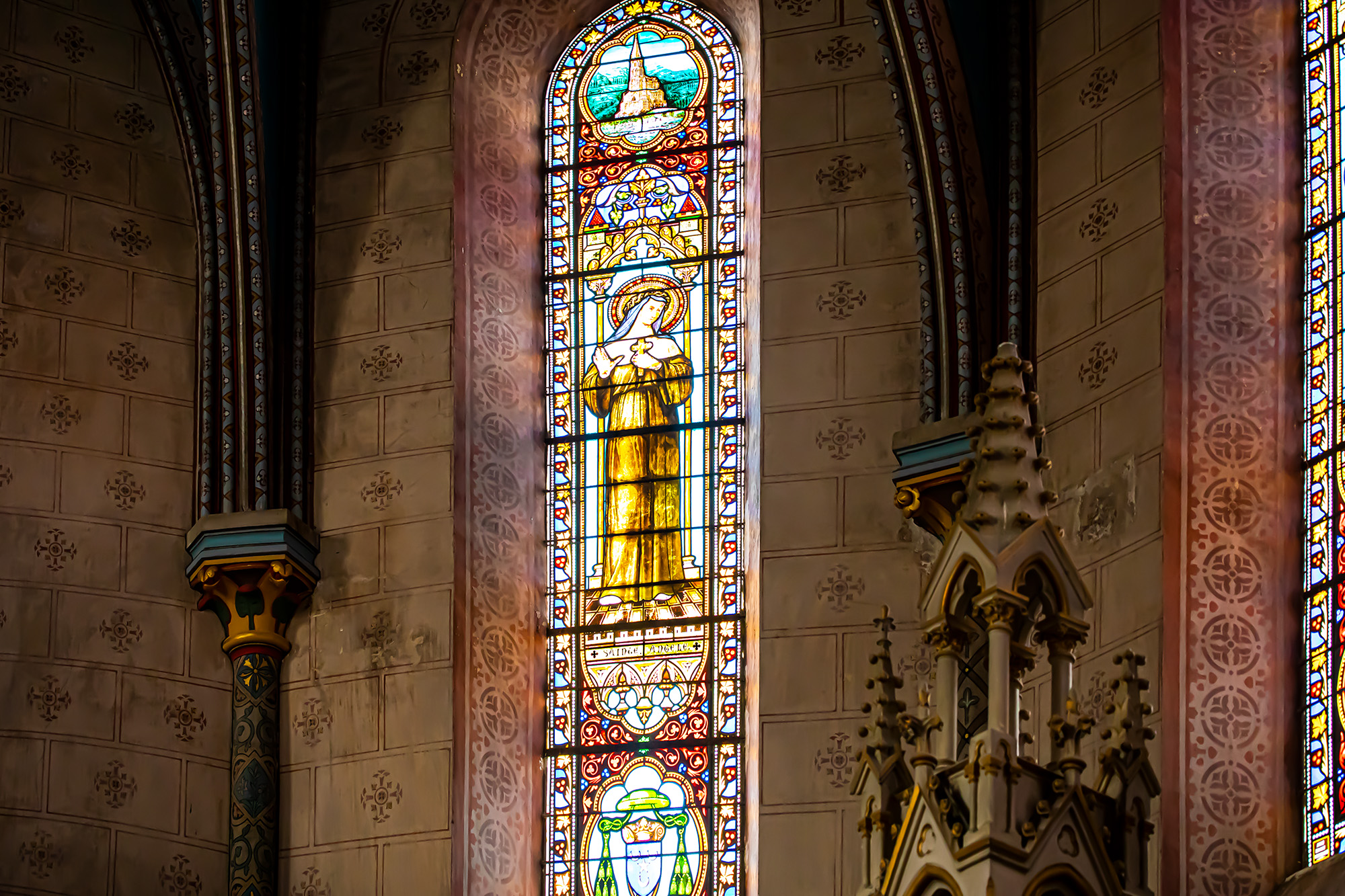 17 Vitrail sainte Angèle chapelle Ursulines 1bis 011021.jpg