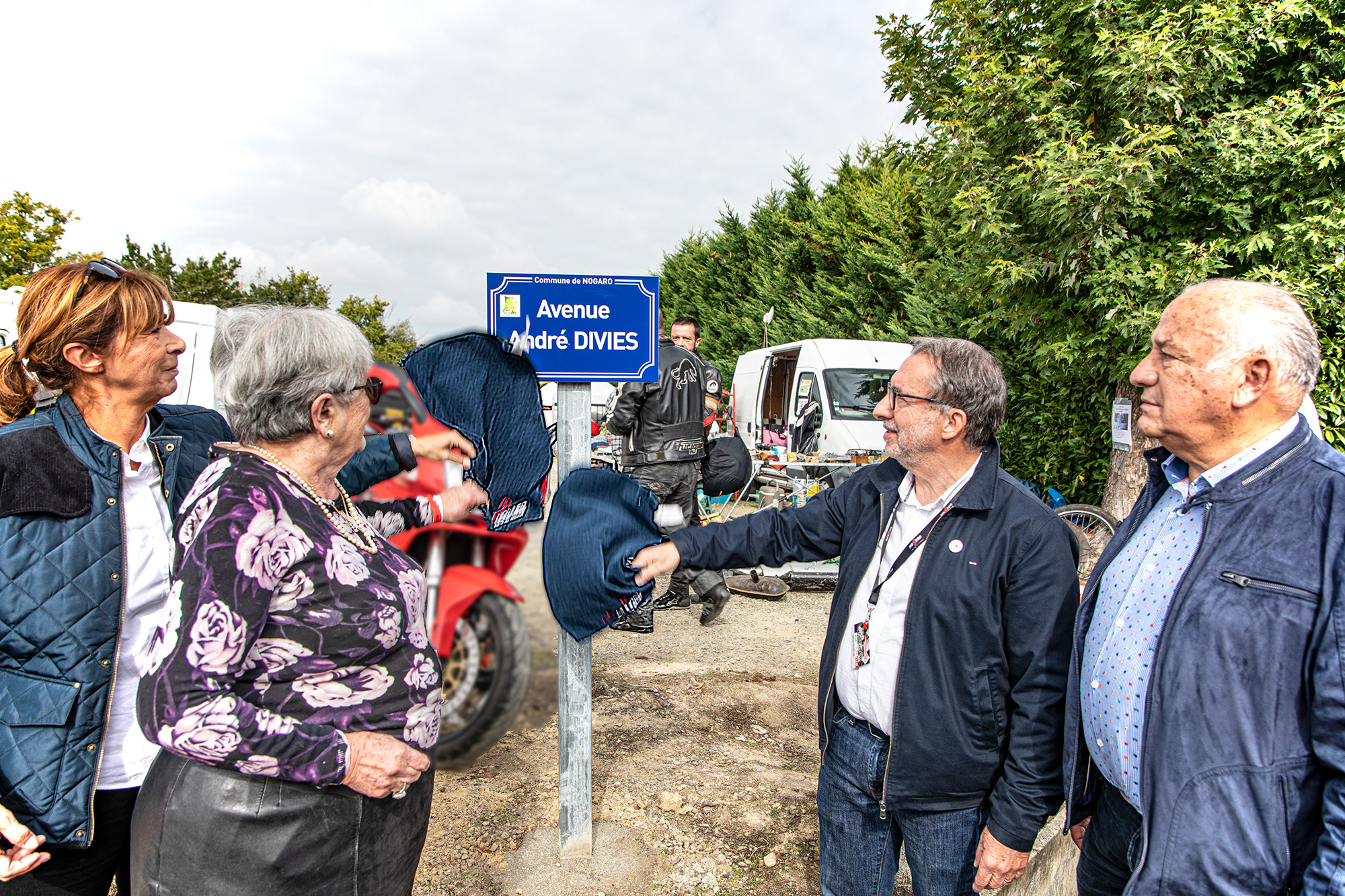 8 La plaque dévoilée de l'avenue andré Diviès 1bis 101021.jpg
