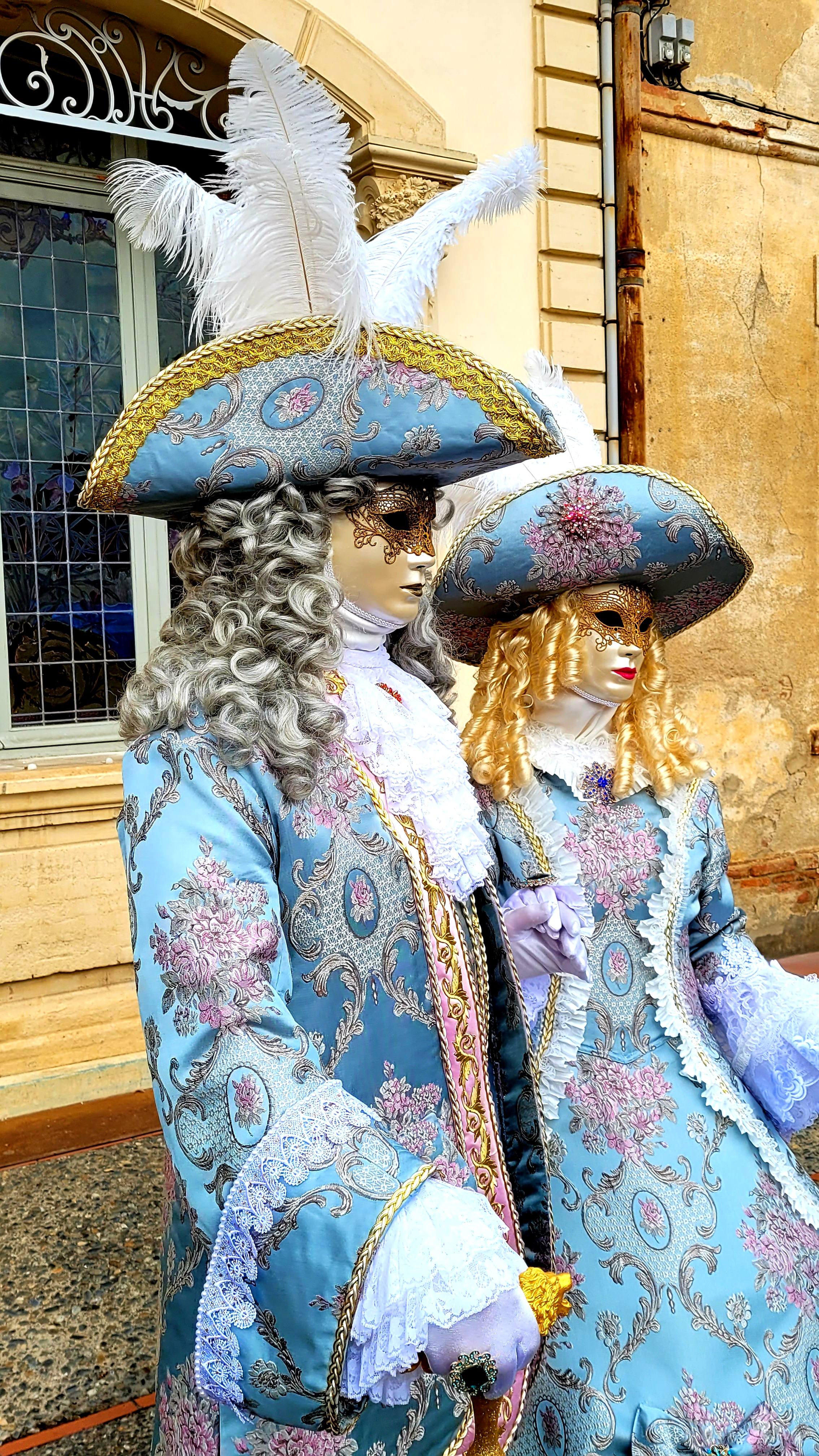 De beaux atours