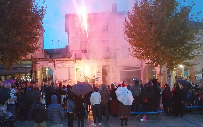 halloween spectacle 2.jpg
