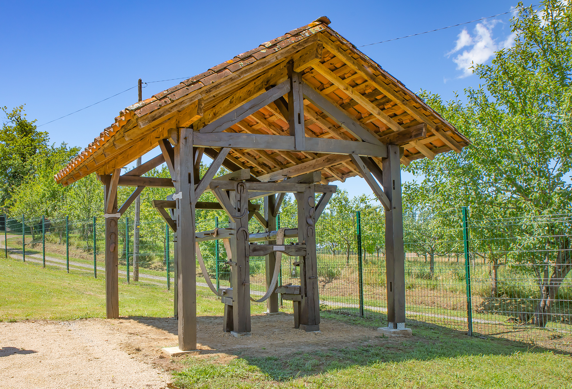 15 Appareillage pour peser et ferrer les bovins au Musée du paysan gascon 1bis 120620.jpg