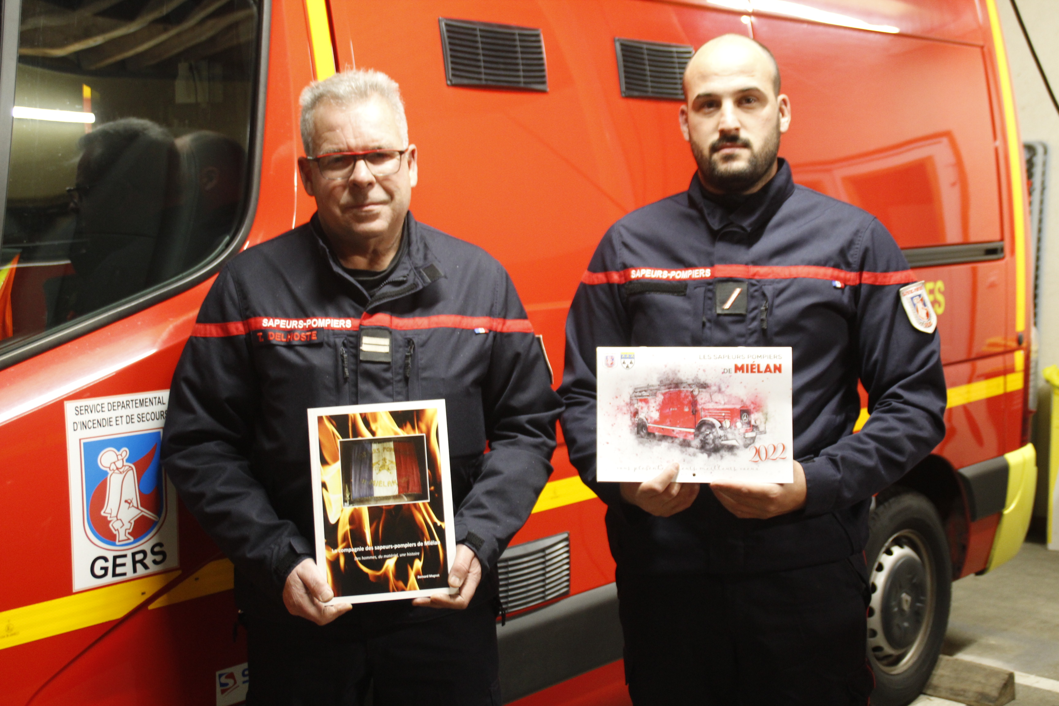 Pompiers calendrier 2021 et plaquette (5).JPG