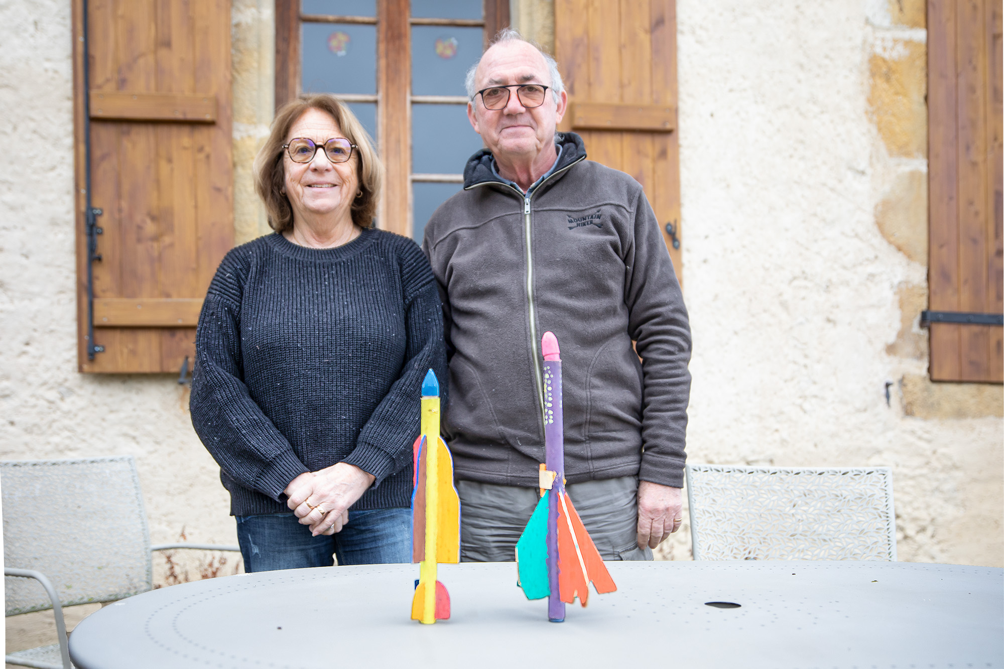 2 Danielle et José Marseillan avec les fusées 1bis 110222.jpg