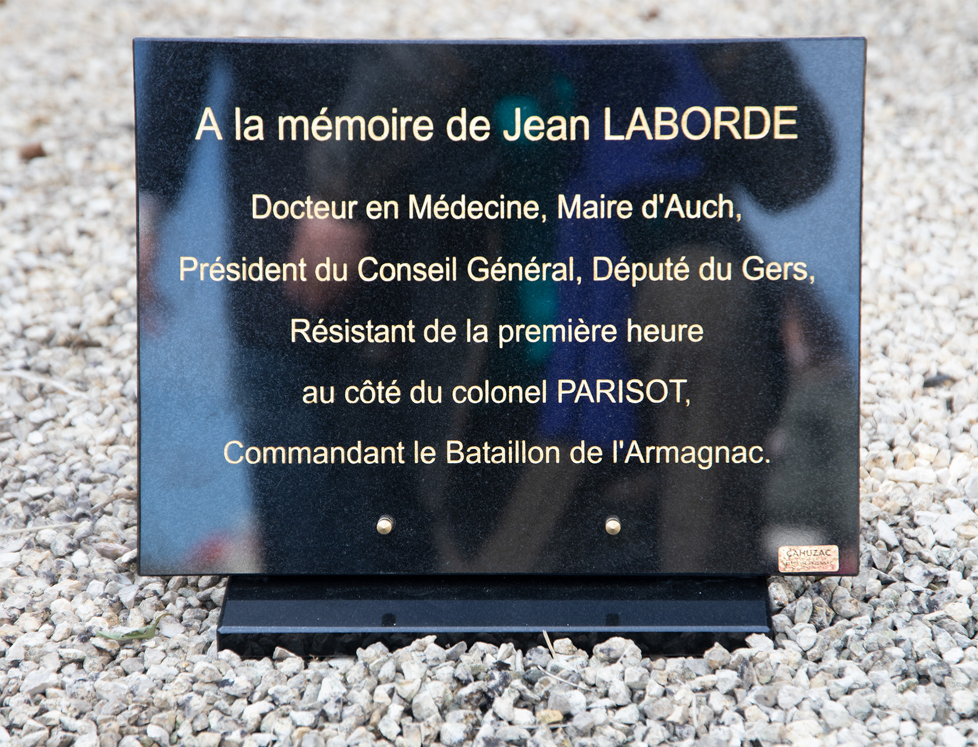 10 Plaque dans le jardin du souvenir 1bis 270222.jpg