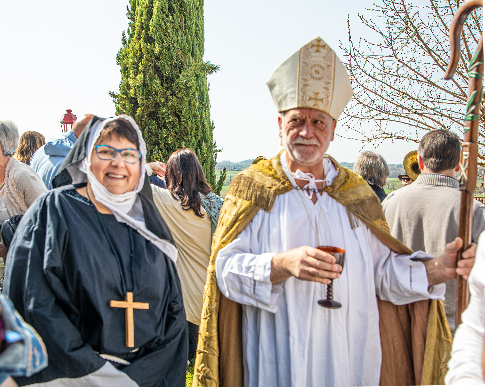 8 Un évêque et une religieuse de passage 1bs 260322_.jpg
