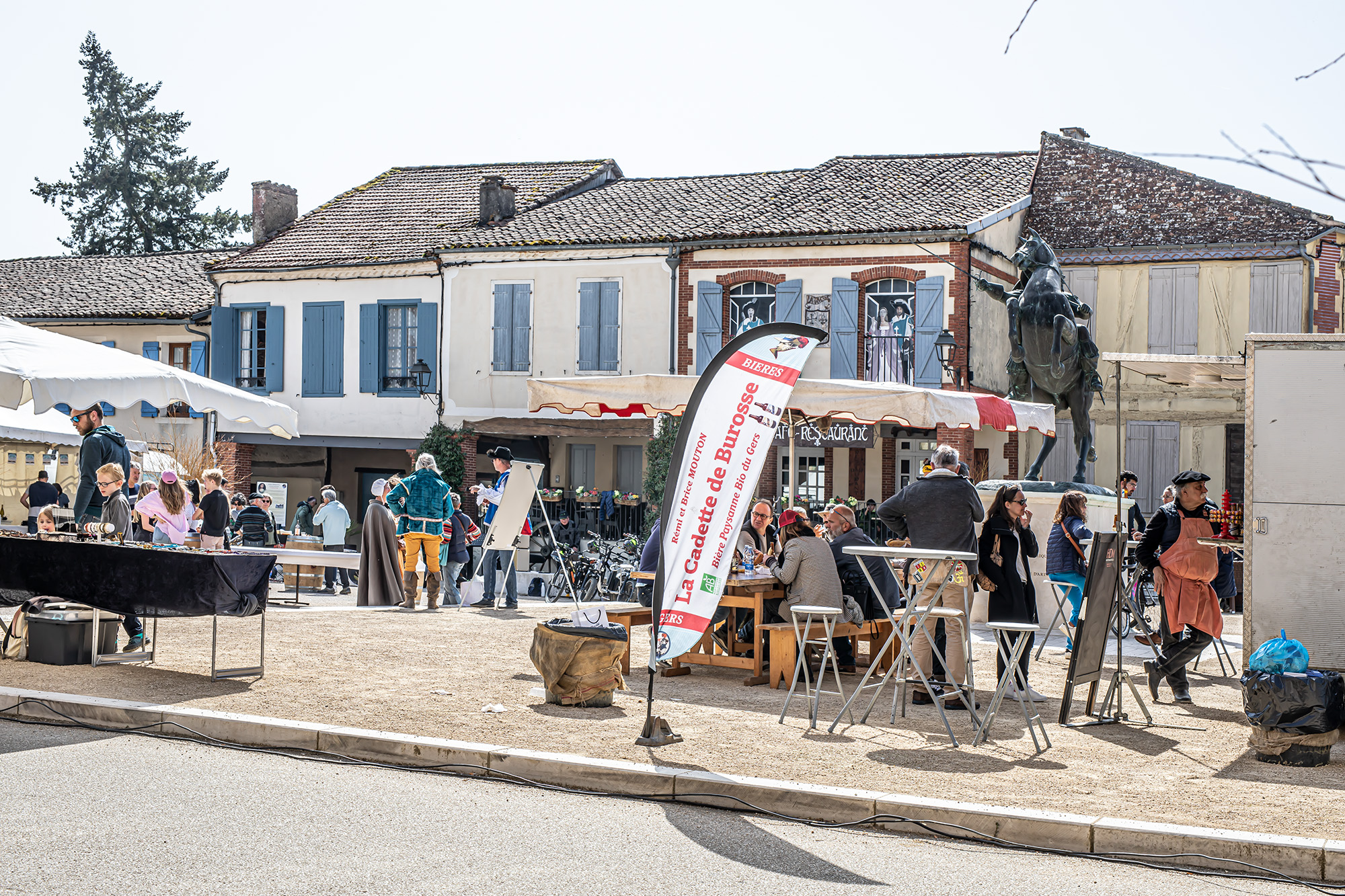 3 La place de Lupiac le 270322.jpg