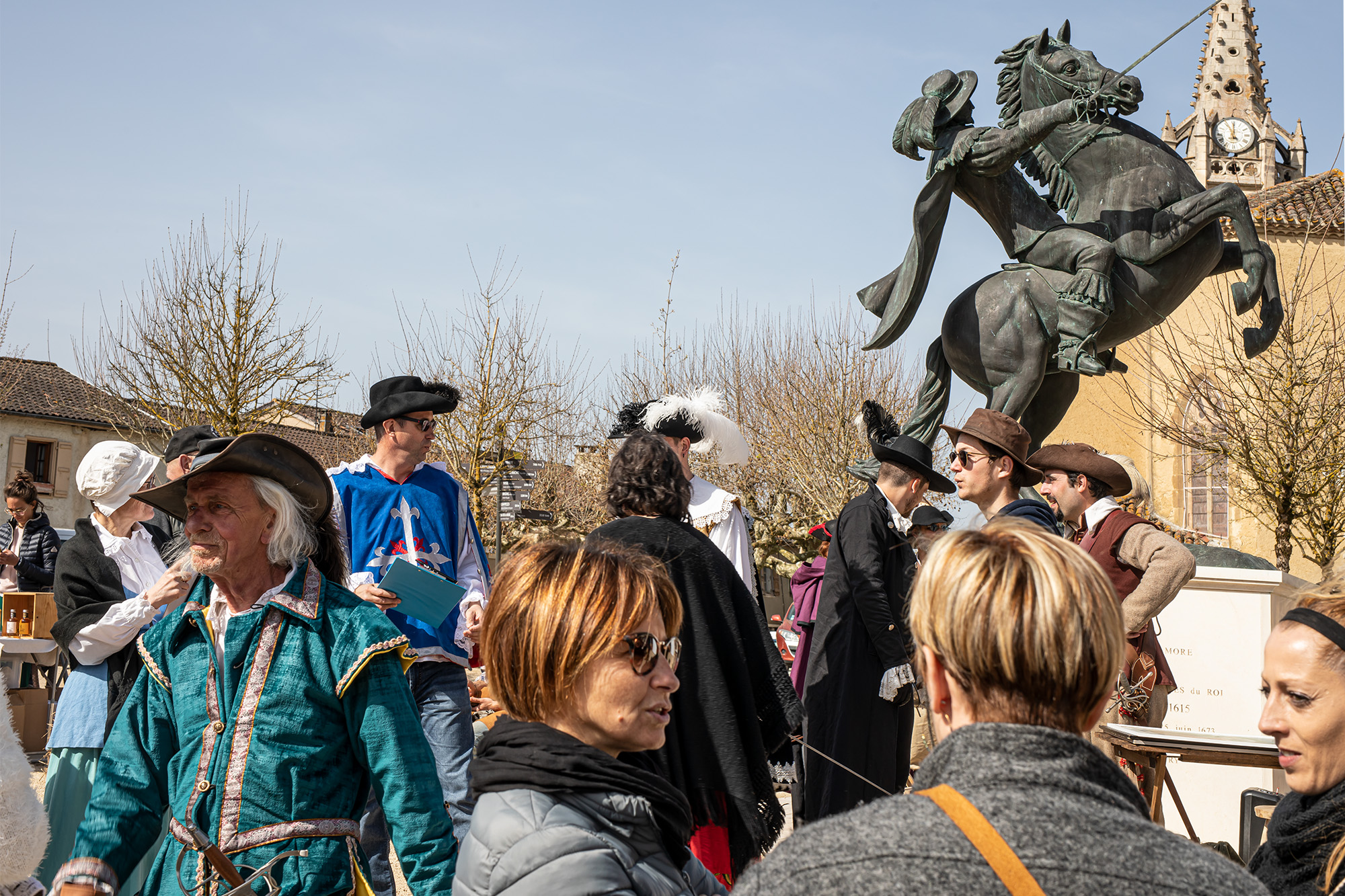 8 Sur la place dimanche 270322 1bis_.jpg