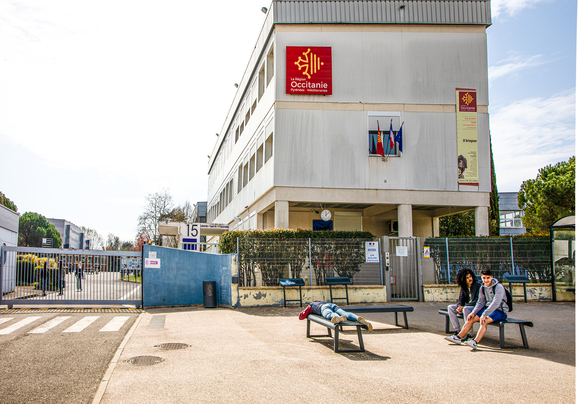 3 L'entrée de la cité scolaire 1bis 250322.jpg
