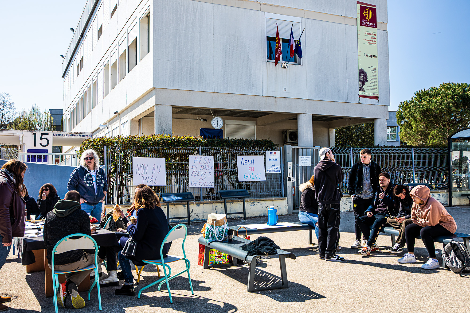 4 Des AESH installés pour la journée 1bis 040422_.jpg