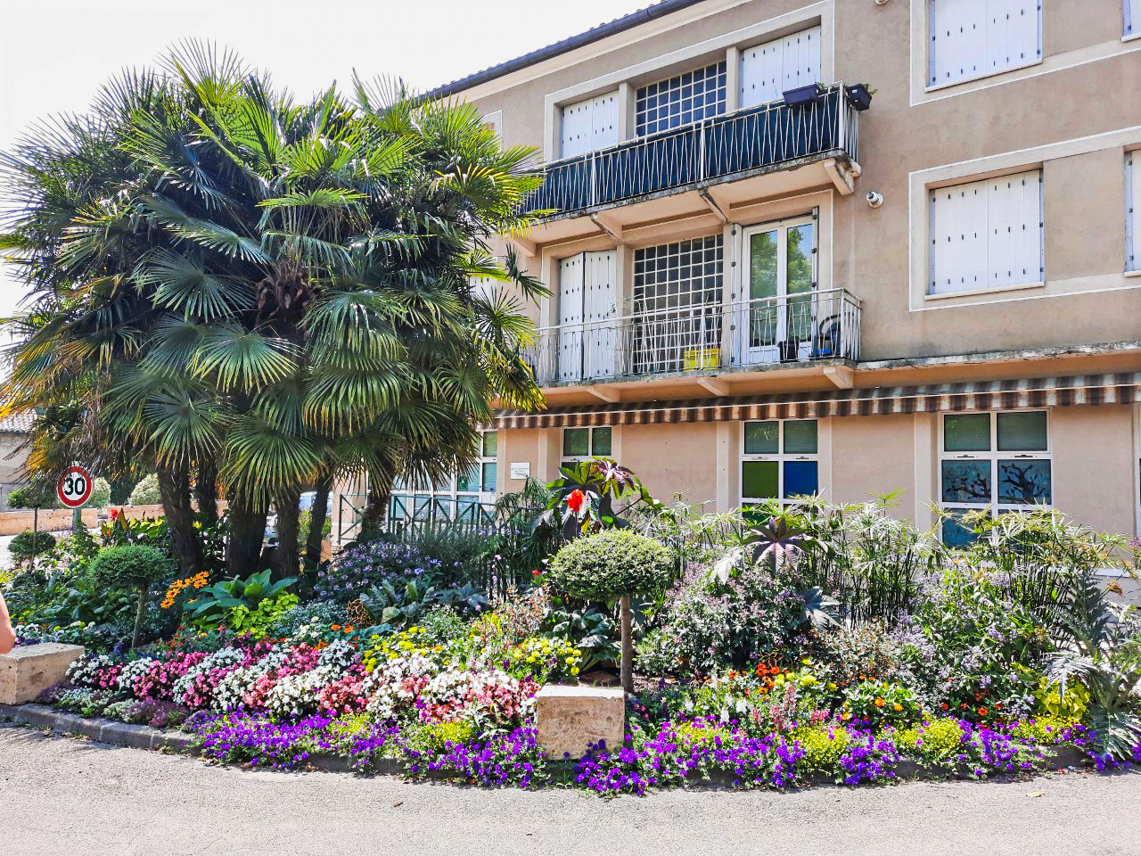 22  DR Maryse Martinot jardin d'imeuble jul 1bis 21_.jpg