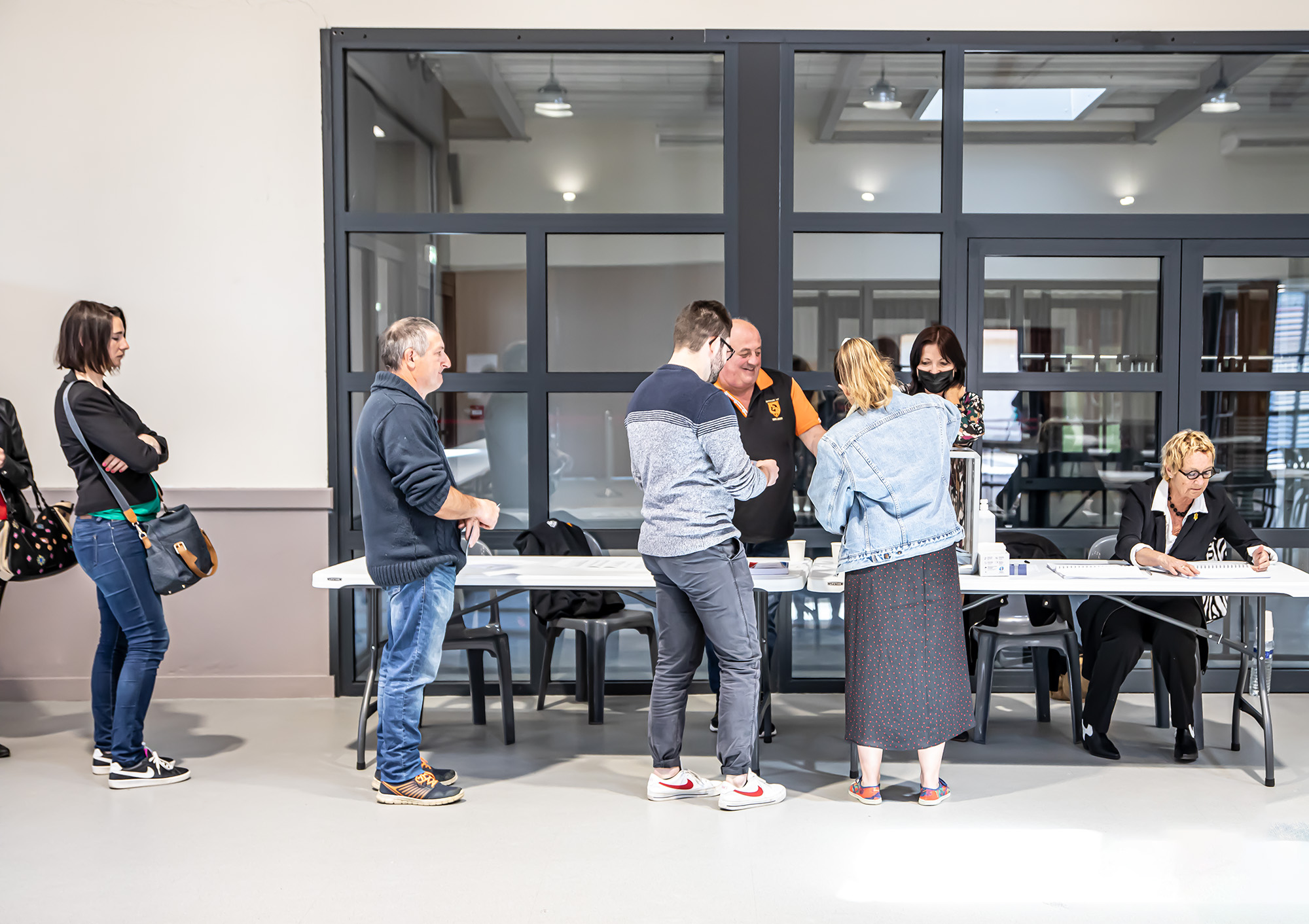 3 On vote à midi 1bis 100422.jpg