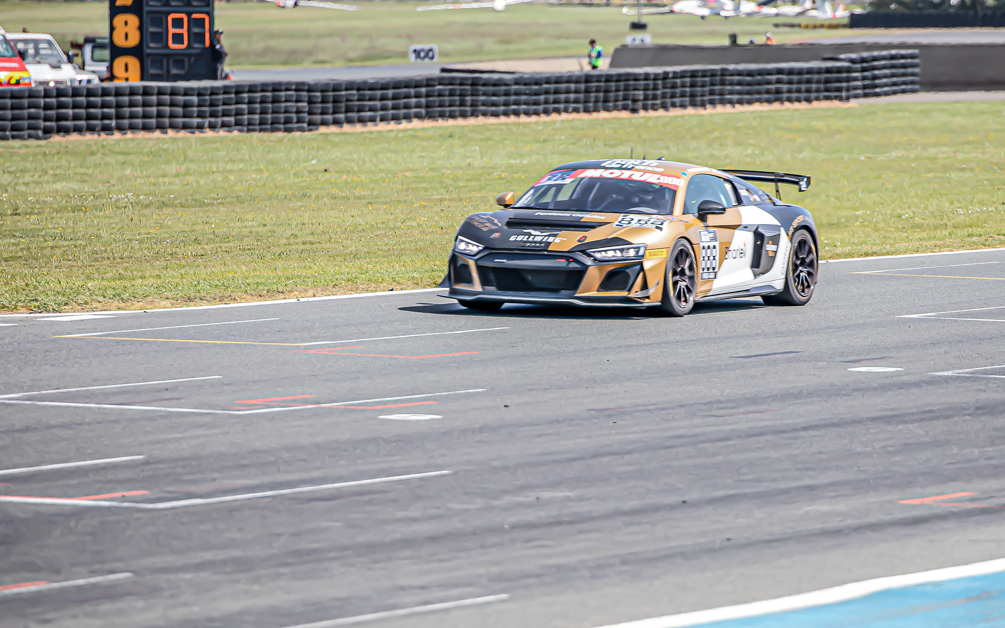 6 Champ FFSA GT course 1  Aston martin n°888 Rodolphe Wallgren 2e 170422.jpg