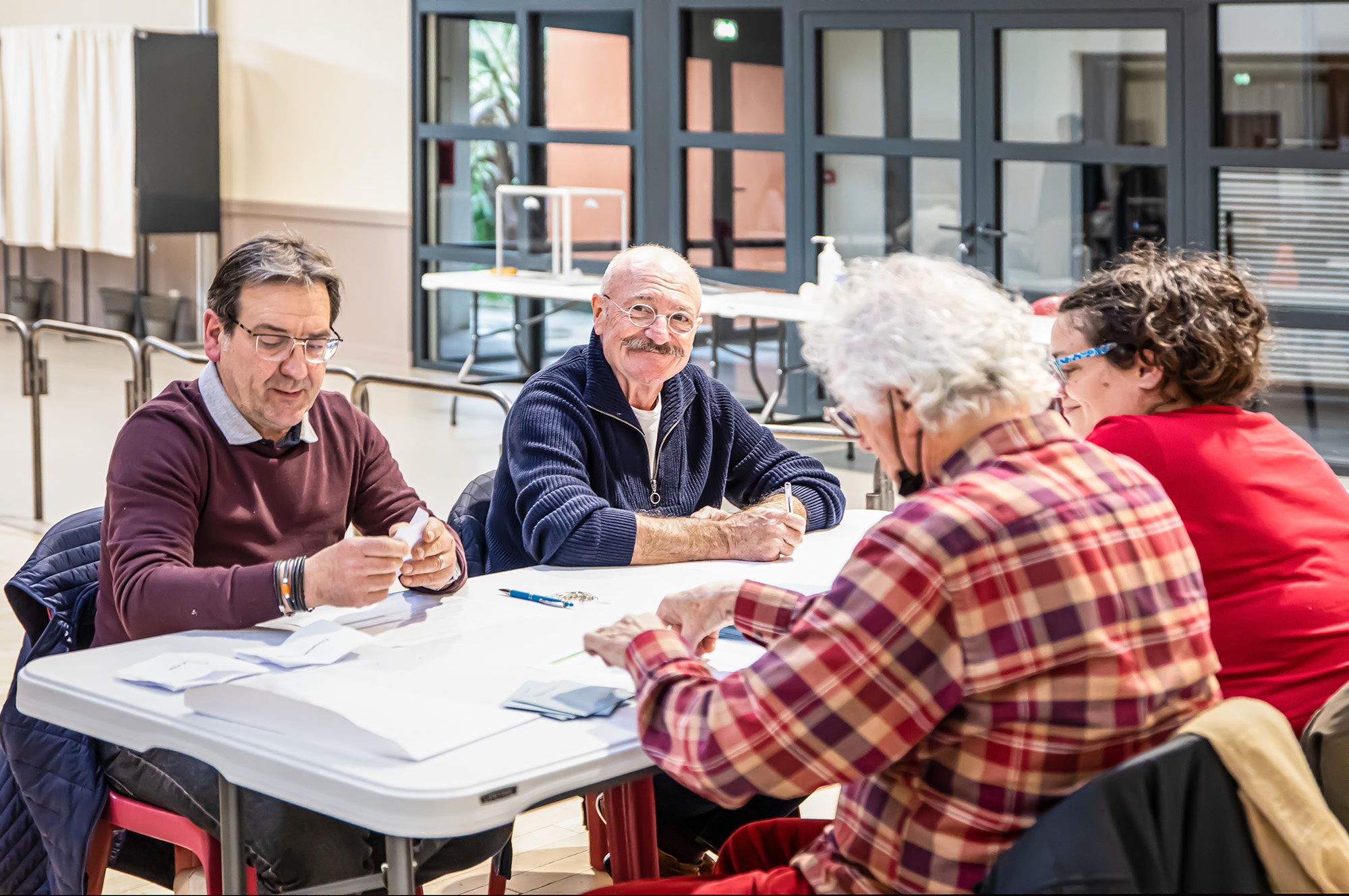 1 Une table de dépouillement 1bis 240422.jpg