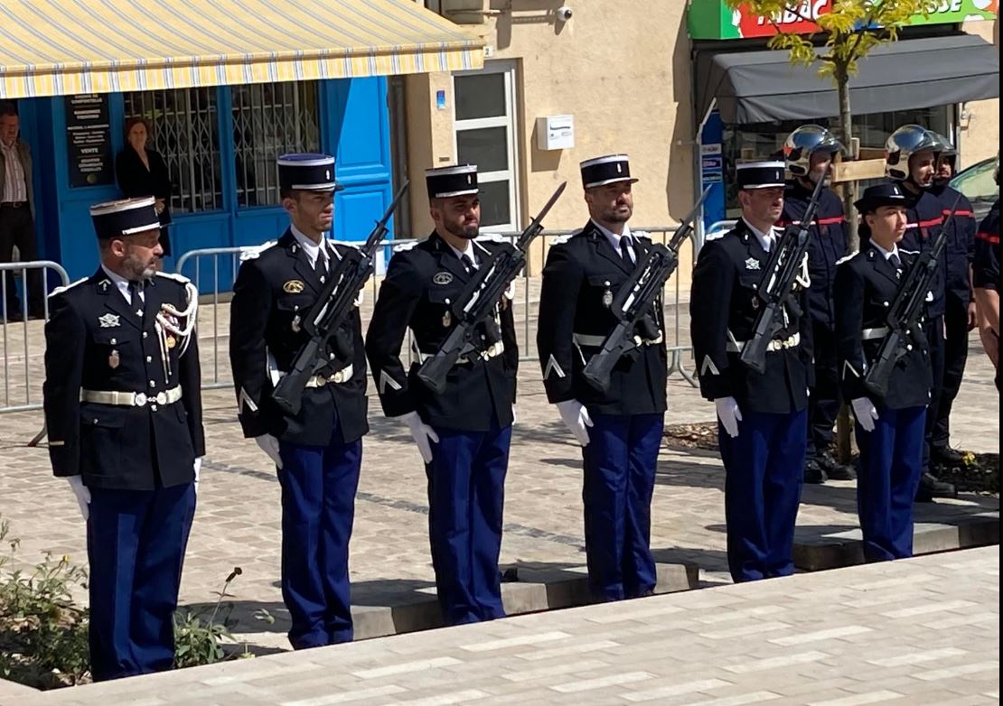 cpndpù 8 mai gendarme.JPG