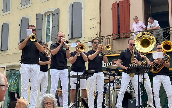 fete des fleurs riscle banda.jpg