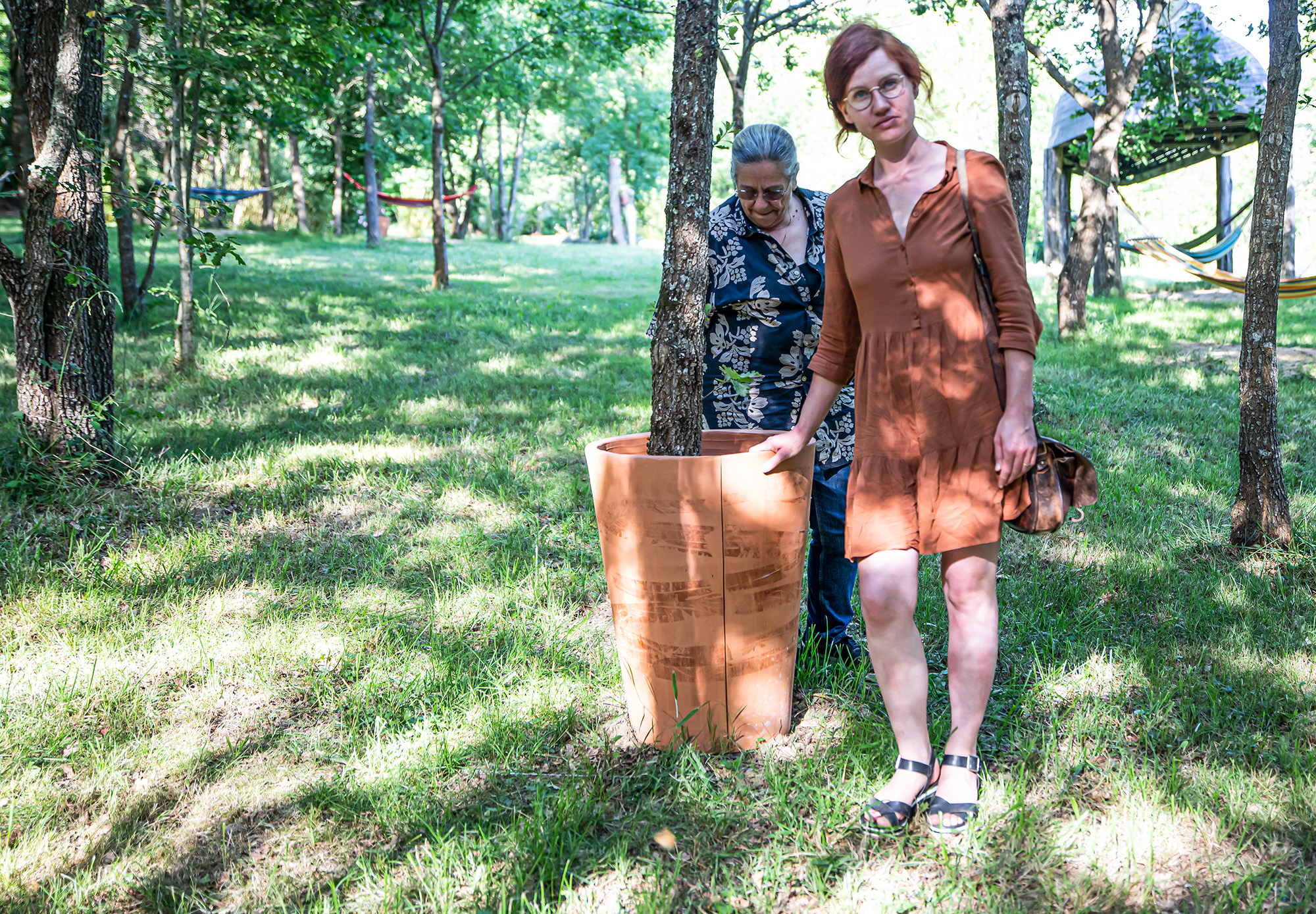 3 Léa Stelle Lalanne avec un pot etMarie-Christine fort 1bis 010622.jpg