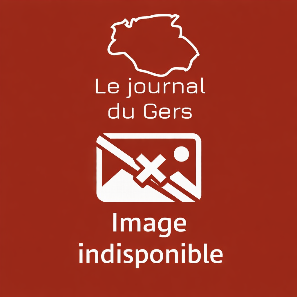 20 1 lycéenne présentent un livre 1bis 030622.jpg