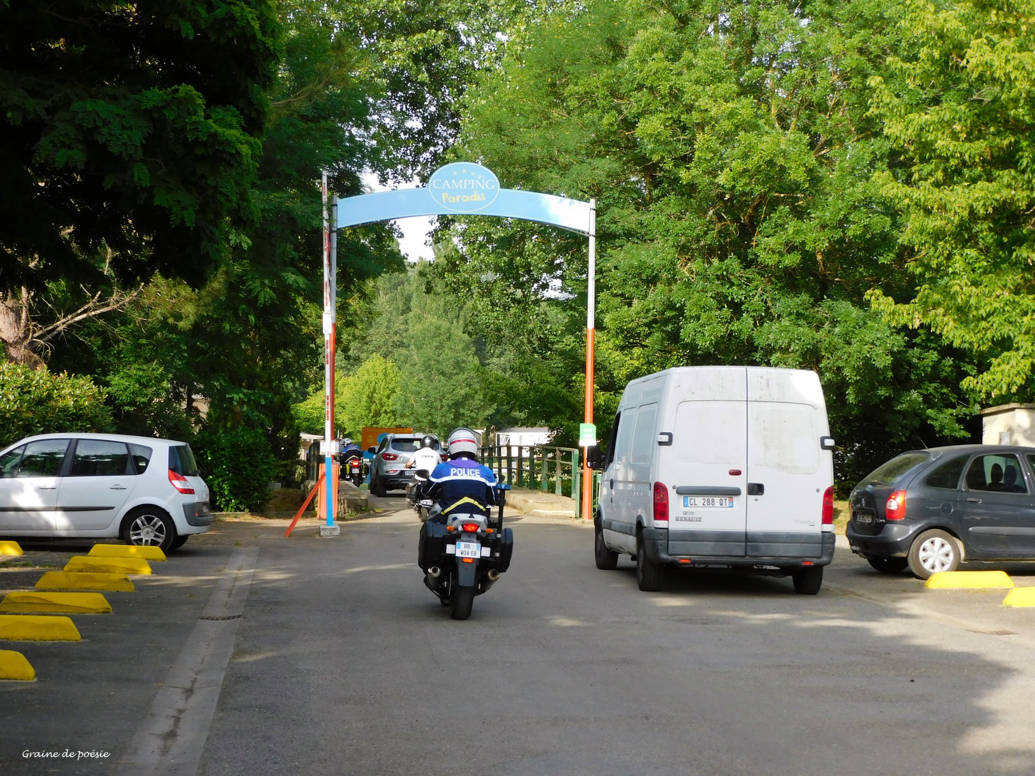 mirande motard police 2.jpg