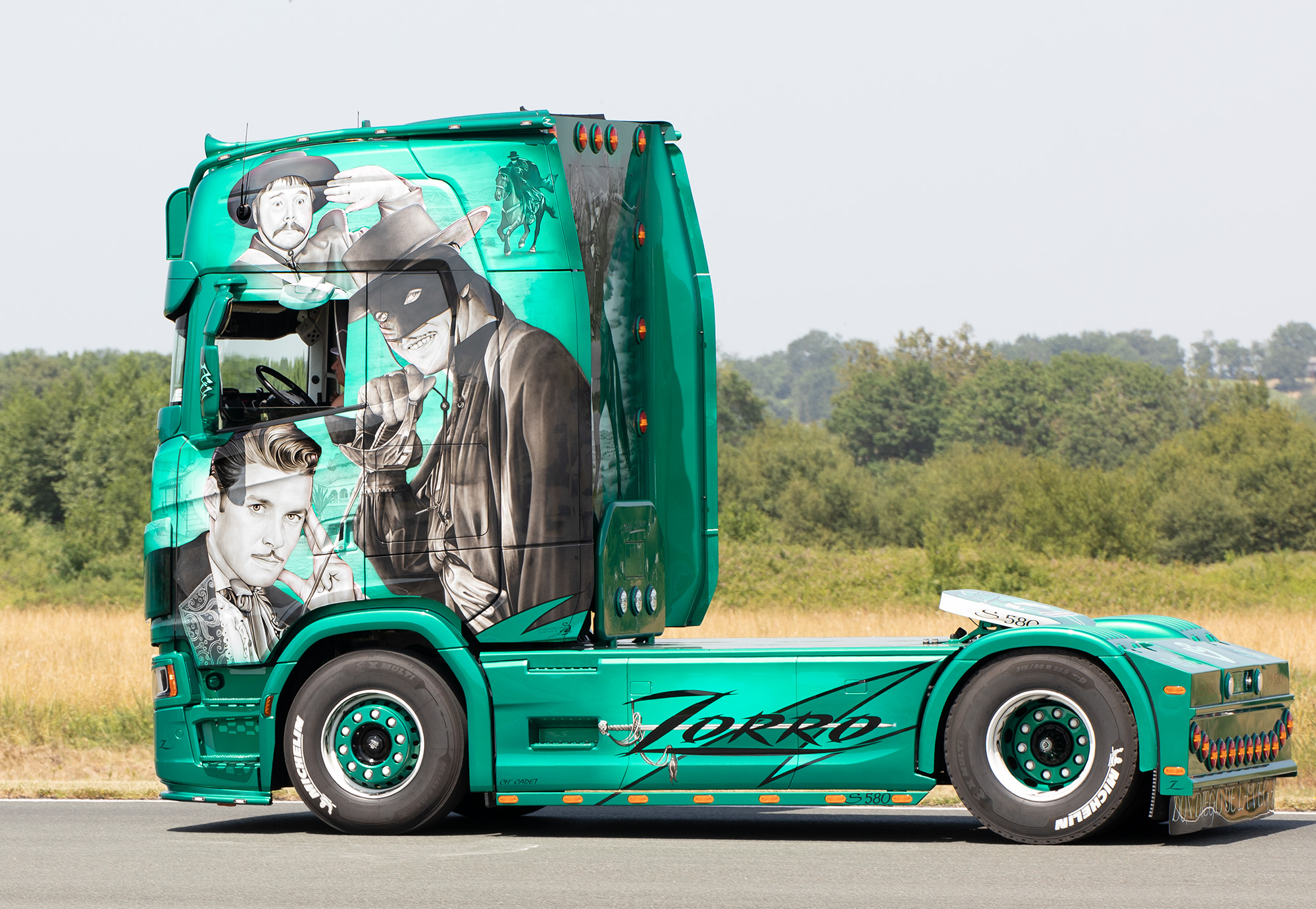 6 Camion décoré 1bis 070622.jpg