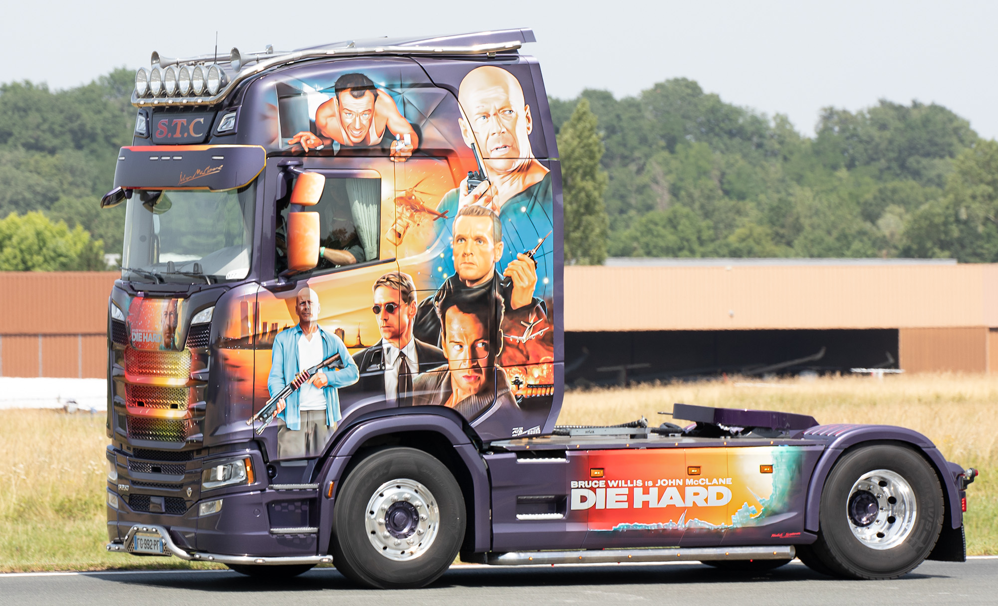 12 Camion décoré 1bis 070622.jpg