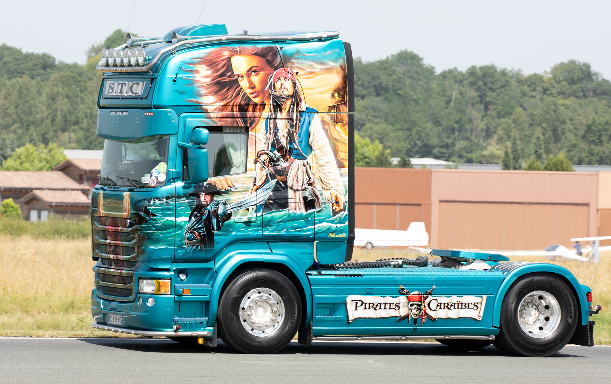 10 Camion décoré 1bis 070622.jpg