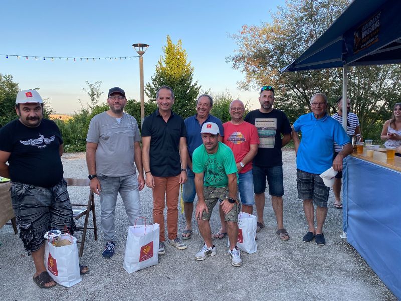 Un concours local de pétanque prisé par les amateurs.jpg