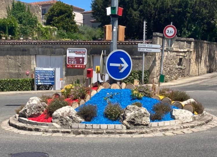 rond point 4 saisons 5.JPG