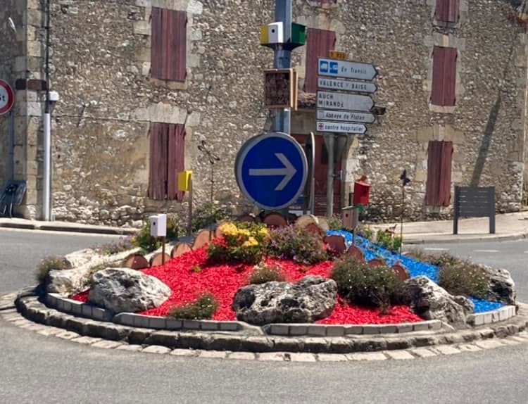 rond point 4 saisons 4.JPG