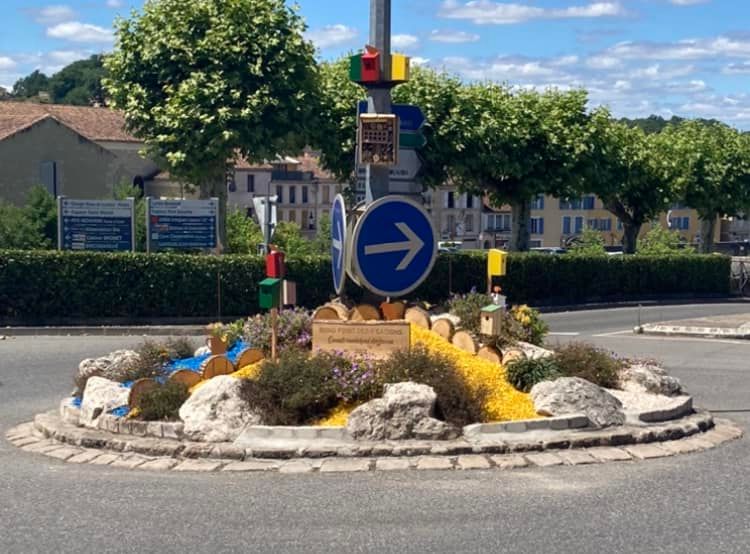 rond point 4 saisons 2.JPG