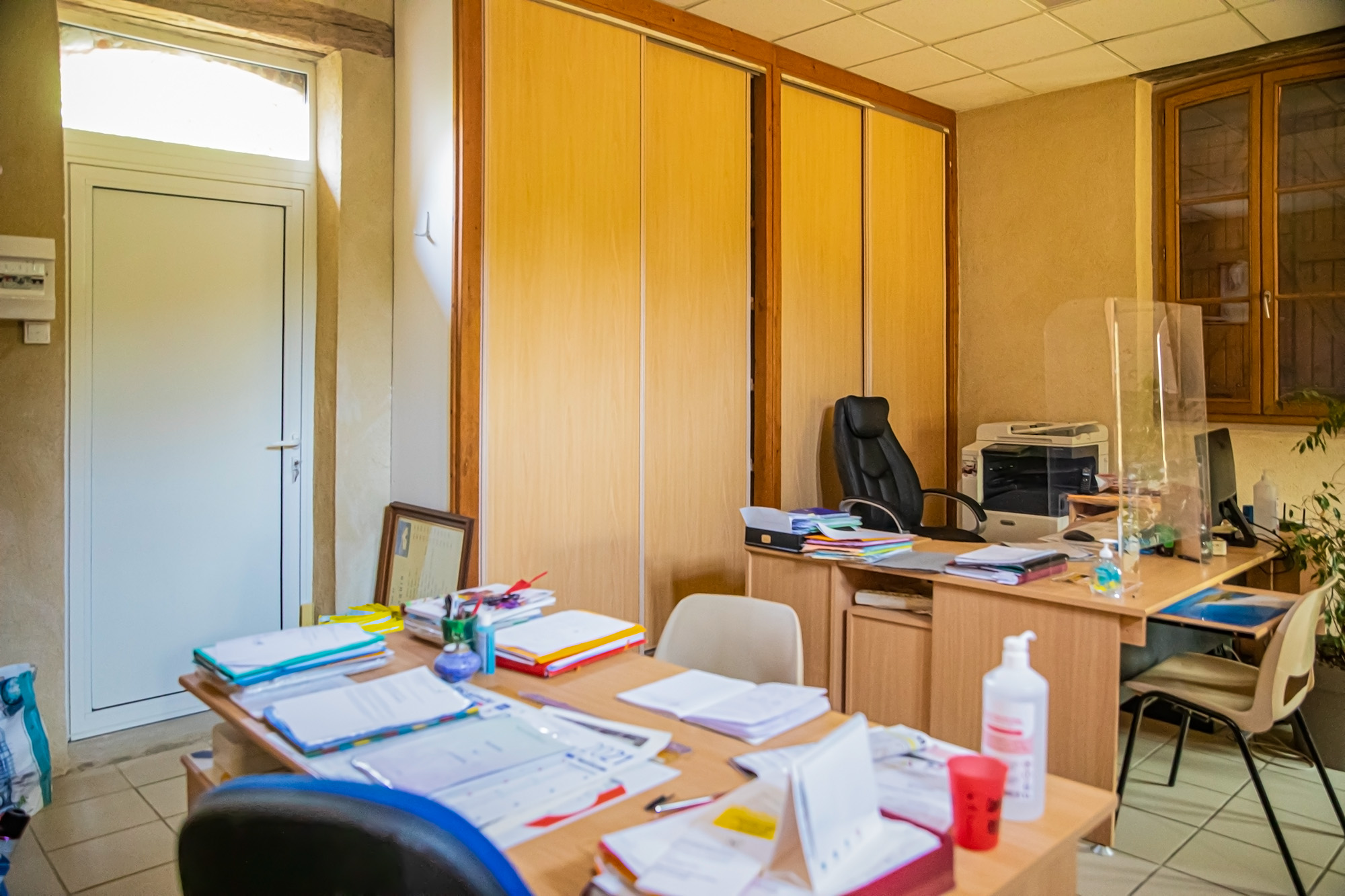 1 Le bureau de la mairie 1bis 150722.jpg