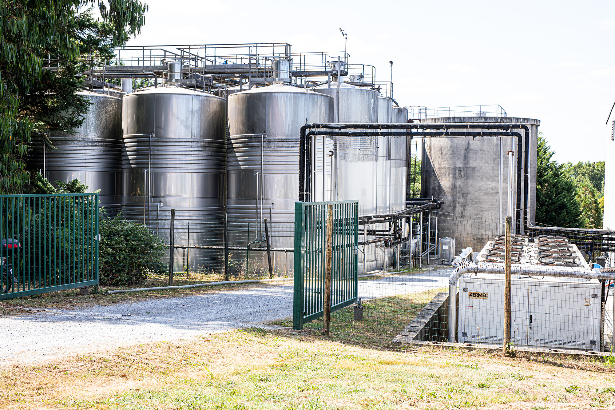 15 Cuves de stockage.jpg