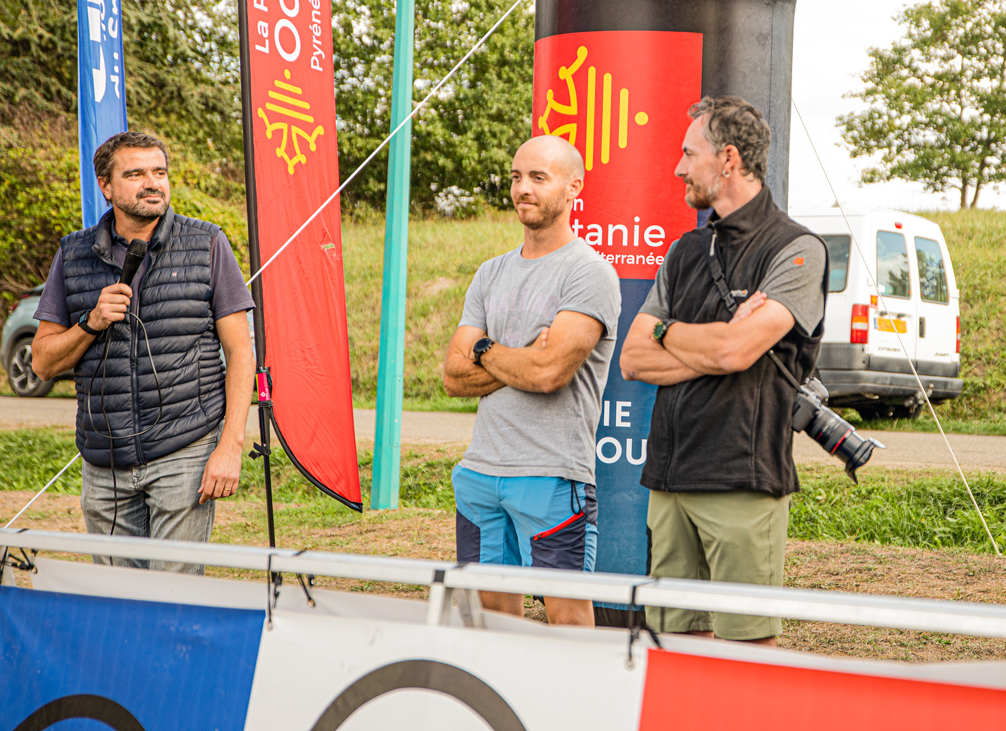 5 Julien Pellicer et les enseignants organisateurs du parcours 1bis 121022.jpg