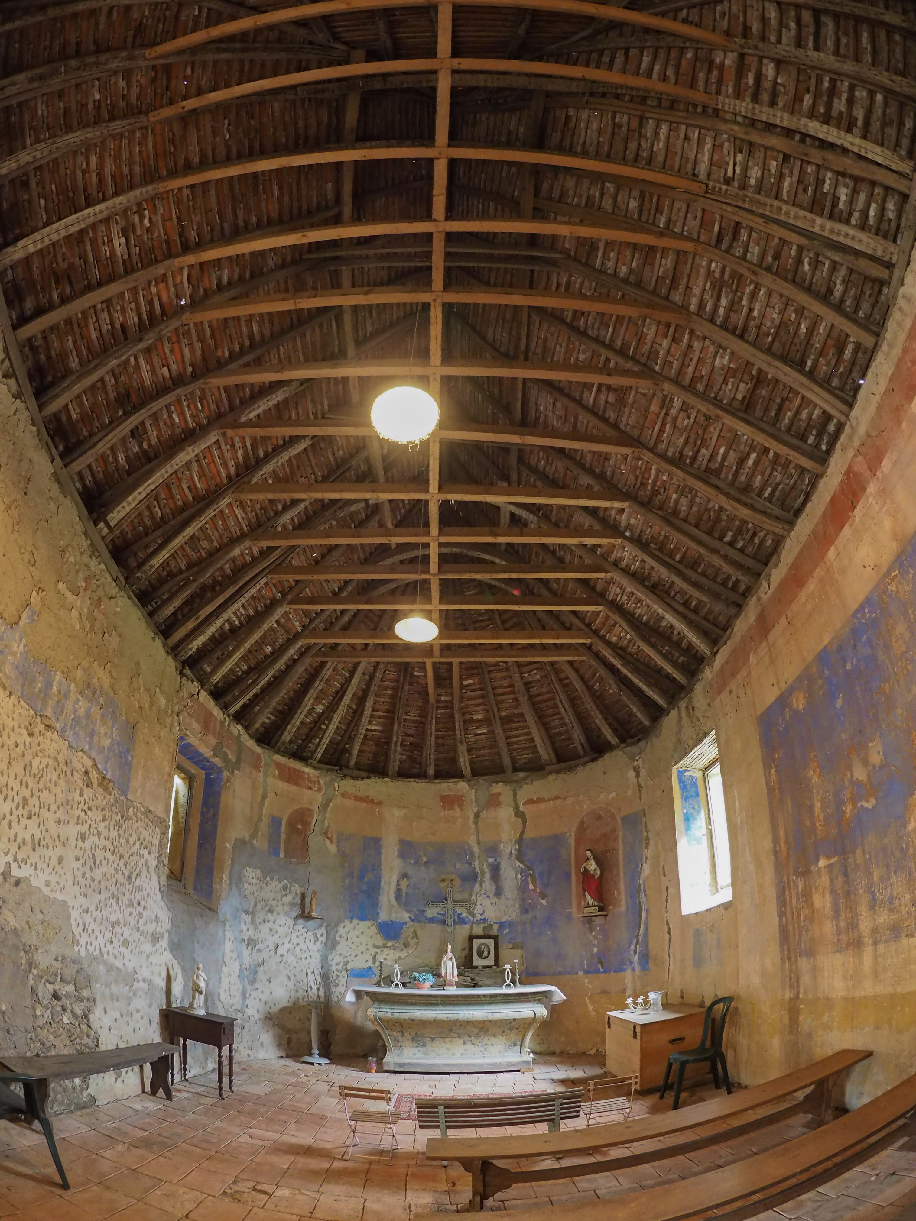 CHATEAU DE PERRON CHAPELLE 1.jpg