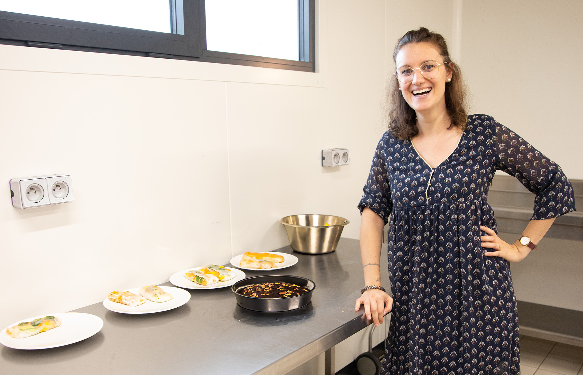 1 Laureen Cochin dans la cuisine de la salle d'An à Nogaro 1bis 151122.jpg