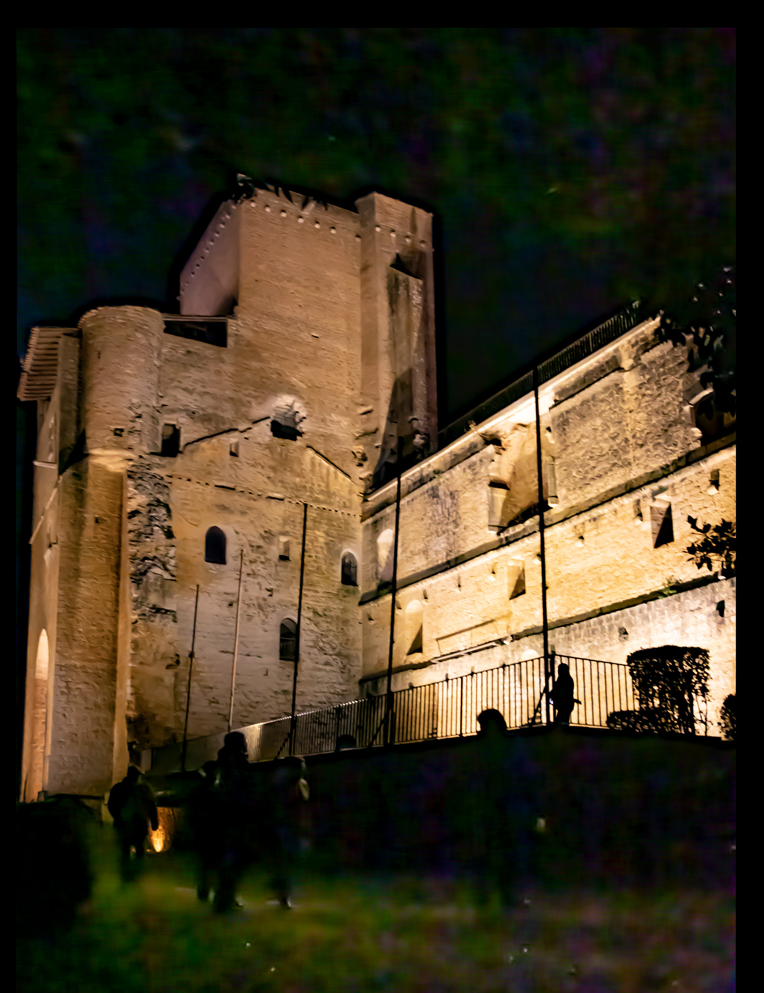 9 La Tour côté parvis 1bis 171122.jpg