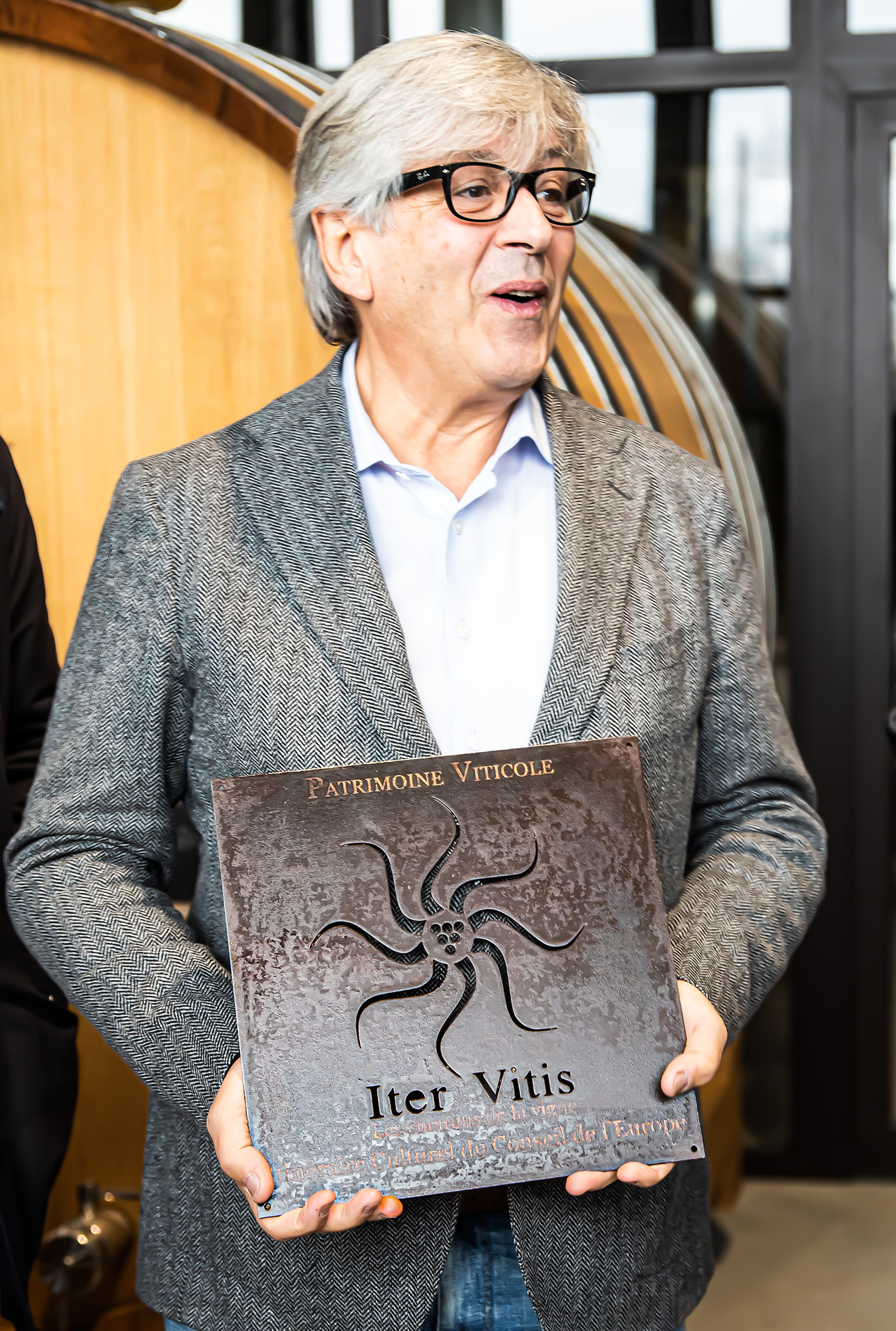 11 Didier présente la plaque 1bis021222.jpg