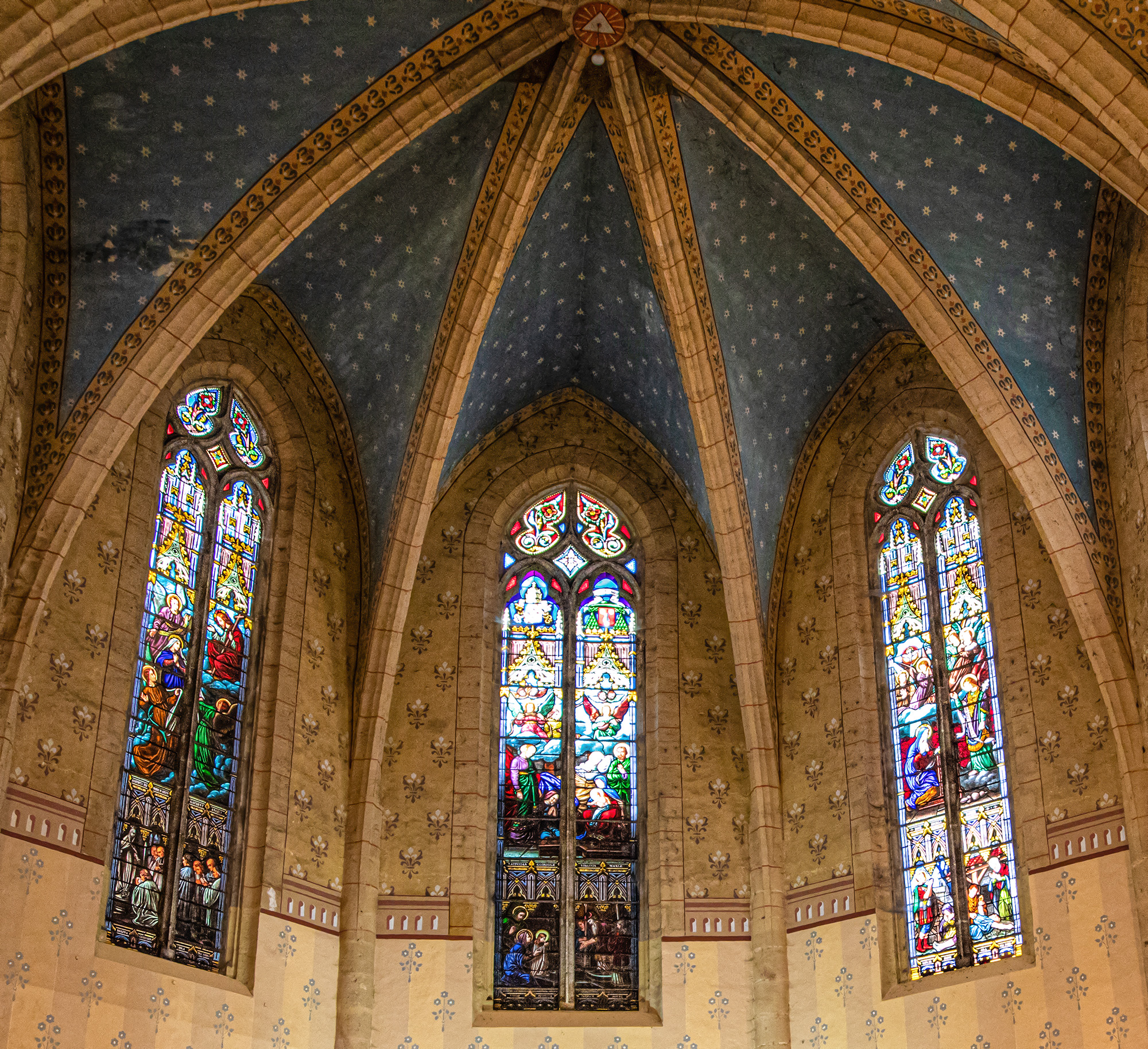 3 Le vitraux du choeur église sainte-Marie 1bis 031222.jpg