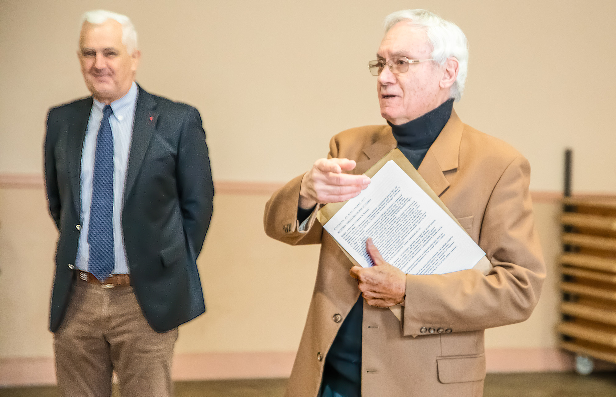7 Le maire Claude Gatelet et le général X 1bis 031222.jpg