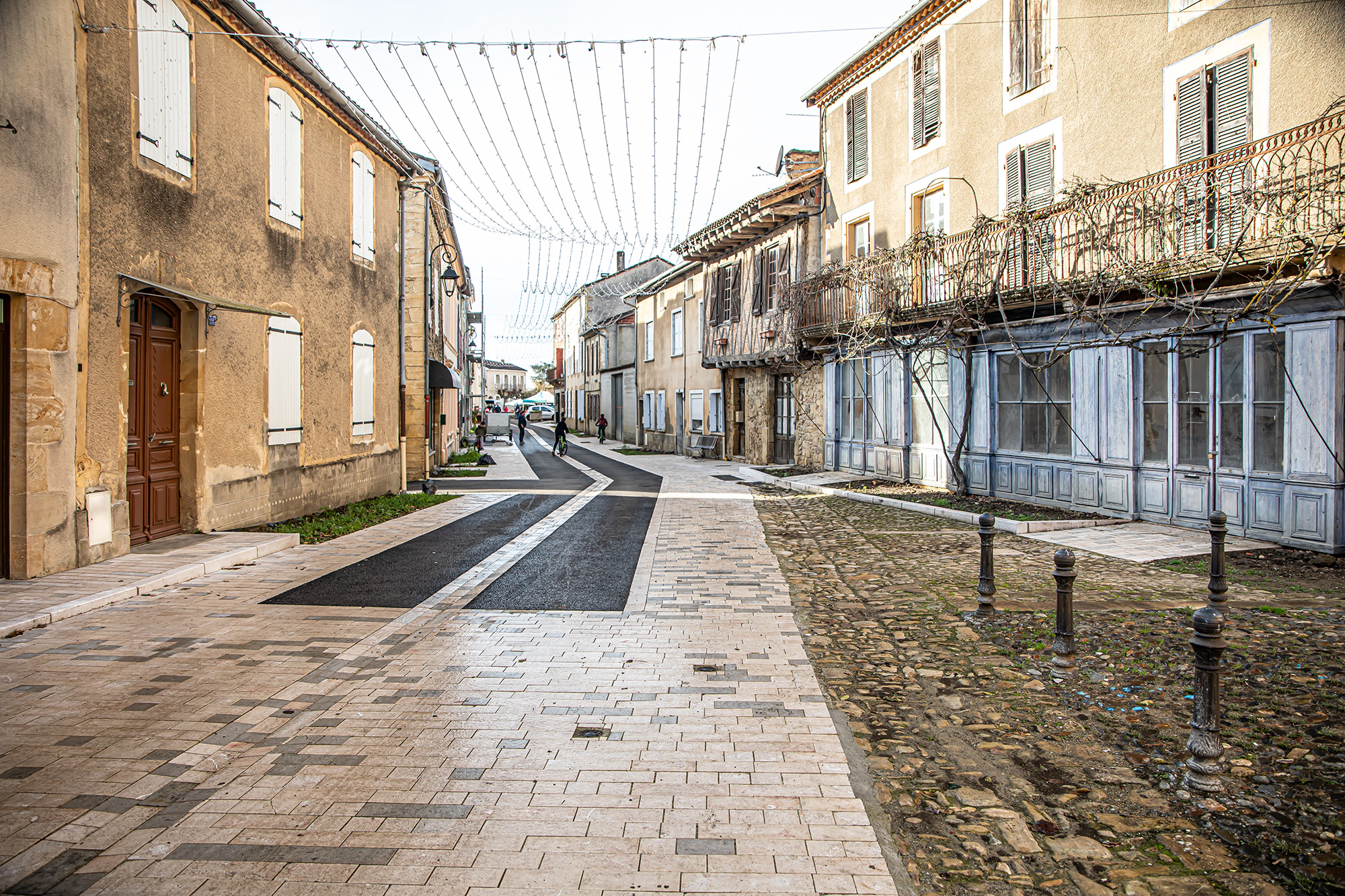 8 Rue Saint-Saturnin vue vers la place 1bis 191222.jpg